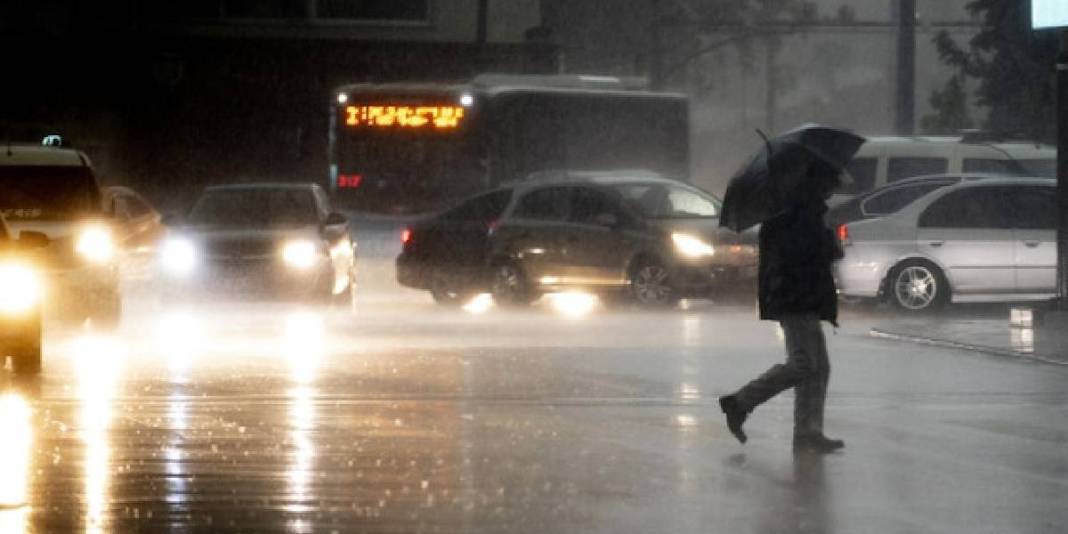 Ankaralılar gri havaya hazır olun! Sıcaklık bir anda düşecek, gök gürültülü sağanak bastıracak! 4